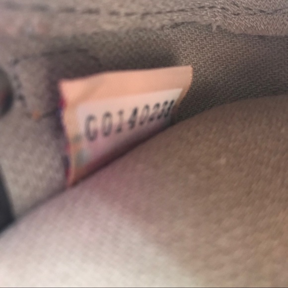 Dooney & Bourke Wristlet - Picture 5 of 6